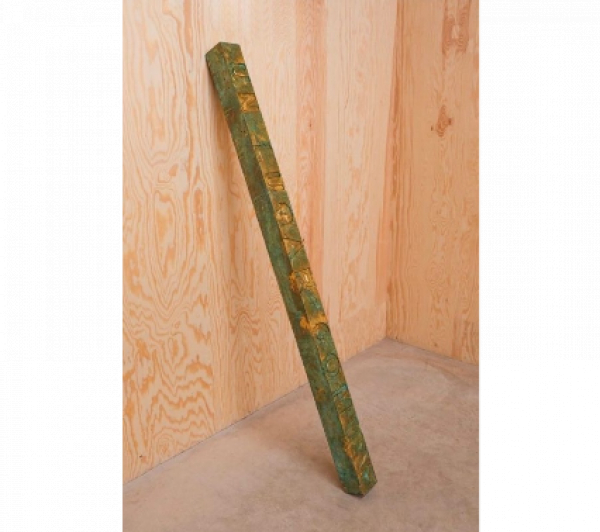 IV&Aacute;N ARGOTE (Bogot&aacute;, Colombia, 1983)  Un lugar com&uacute;n, 2024   Barra de concreto. 