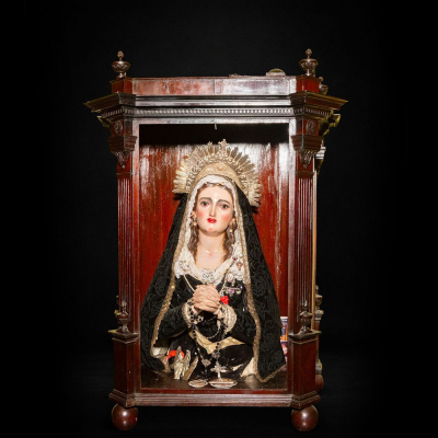 Virgen de vestir. Siglo XVIII.    Talla en madera policromada
