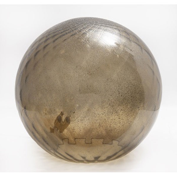 Lámpara en cristal de Murano en forma de bola color gris.  