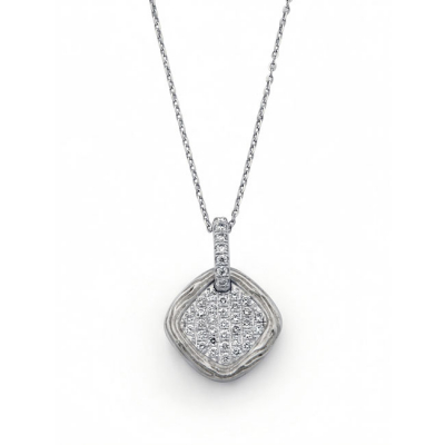 Cadena y colgante en oro blanco con cuajado central de diamantes talla brillante con un peso total de 0,22 grs. aprox.