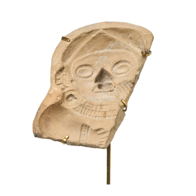 Fragmento de molde en terracota para la fabricación de esculturas. Cultura Tumaco – La Tolita, actual Ecuador y Colombia, 500 a.C.-500 d.C.