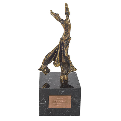 Salvador Dalí (Figueres, Girona, 1904-1989)  Terpsícore. Musa de la danza.  Escultura en bronce sobre base en mármol.  