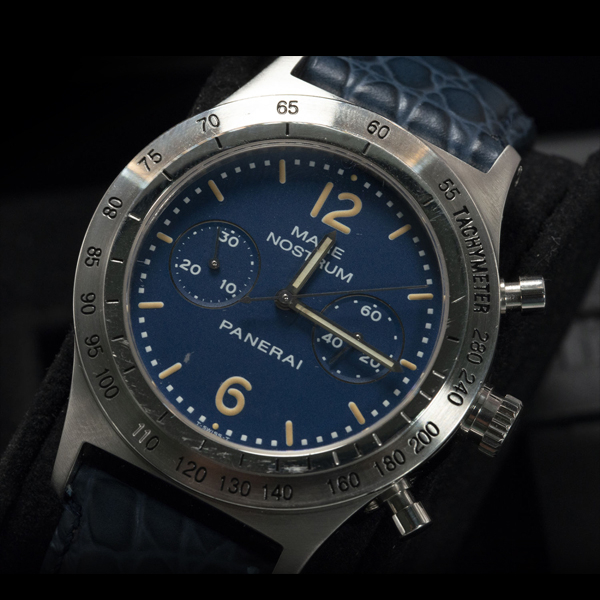 Reloj Panerai Mare Nostrum en acero y cristal de zafiro.