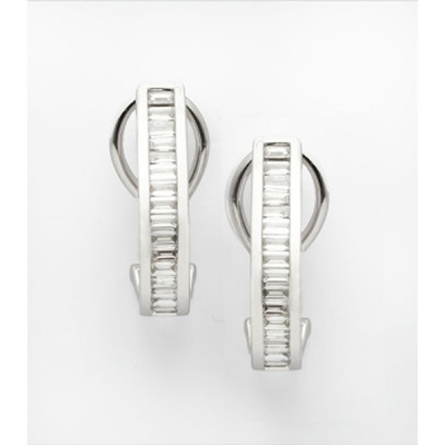 Pendientes de aro en oro blanco con diamantes talla baguette