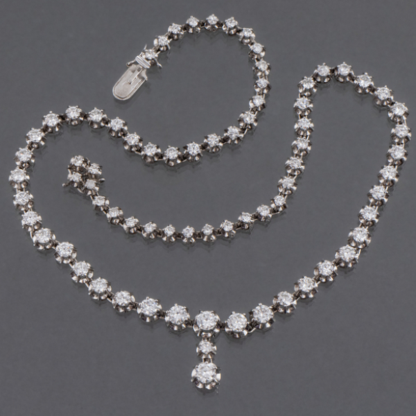 Gargantilla en oro blanco de 18 kt con brillantes.