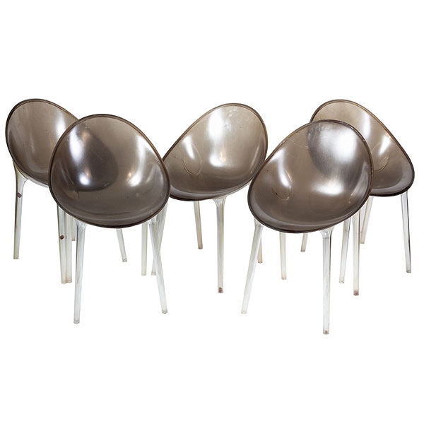 Seis sillas Kartell de Philippe Starck