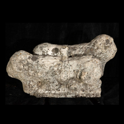 Escultura de mármol blanco de cuerpos de leones posiblemente origen italiano, siglo XV al siglo XVI.