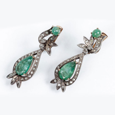 Pendientes largos vintage en oro rosa 18 K colgante con esmeraldas naturales y blancos diamantes 