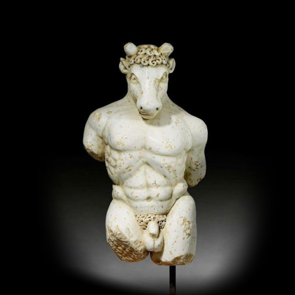 IMPORTANTE ESCULTURA DE MÁRMOL DEL MINOTAURO, siglo XVII Estilo barroco, Italia.   Mármol beige/gris.