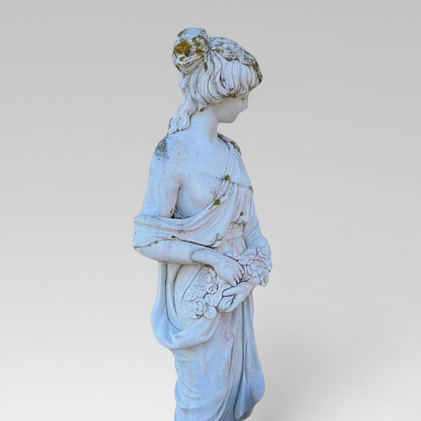 Monumental Venus en mármol de Carrara, Italia finales del siglo XIX o principios del XX.