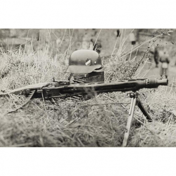 ROBERT CAPA (1913 - 1954) Fotografía perteneciente a la serie Normandía. 1944