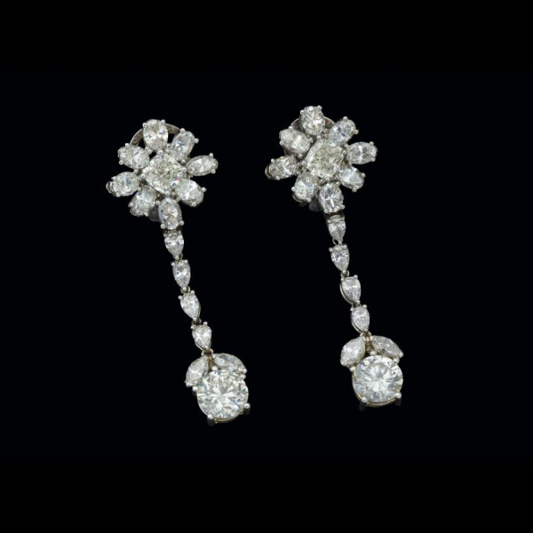 Extraordinarios pendientes de diamantesy oro blanco 18K