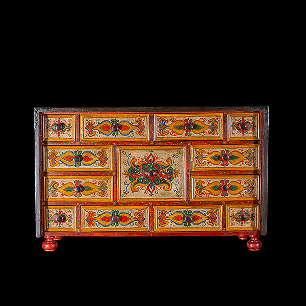 Bargueño colonial policromado con motivos florales y monograma de la Compañia de Jesús, México, siglo XVIII.