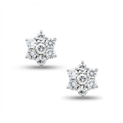 Pendientes en oro blanco con diamantes talla brillante con un peso total de 1 cts. aprox., representando flor.
