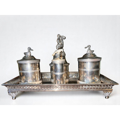 Escribanía en plata de Ley por Nicolas Chameroi,fundidor de la plata Madrileña con José I.(1822-23), en plata de Ley.