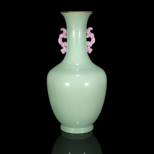 Jarr&oacute;n de porcelana con esmalte celad&oacute;n, dinast&iacute;a Qing. 