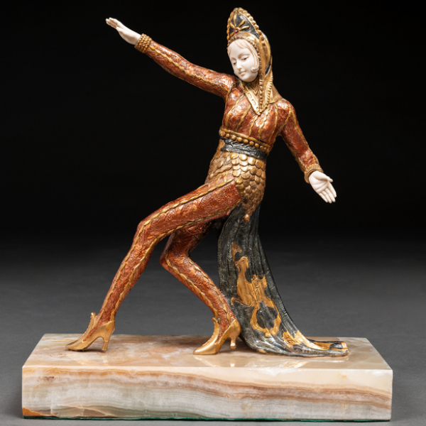 "Bailarina" Figura crisolefantina realizada en bronce dorado y marfil tallado, siguiendo modelos de Claude Mirval