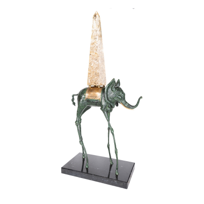 Salvador Dal&iacute;. Elefante espacial.  Escultura en bronce patinado y metacrilato con peana en m&aacute;rmol. Firmado y numerado 303/350. 