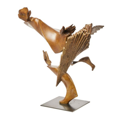 Bernard Vié (Francia, 1947) Personaje onírico. Escultura en bronce patinado.