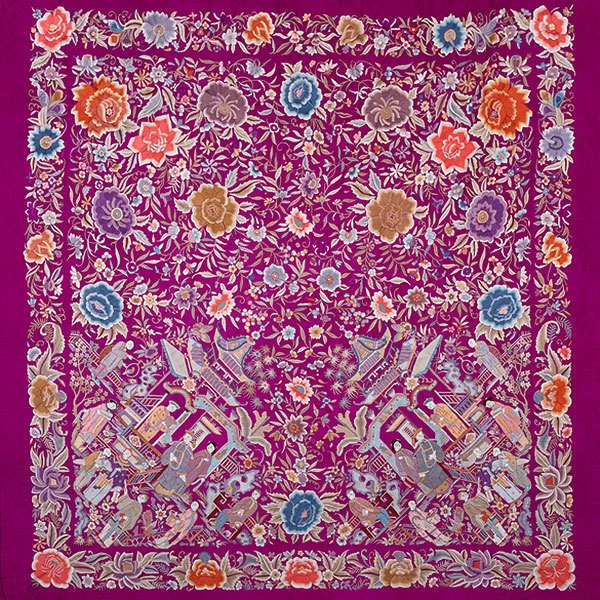 Mantón de Manila en seda bordada con hilos de diferentes colores sobre fondo morado de finales del siglo XIX.