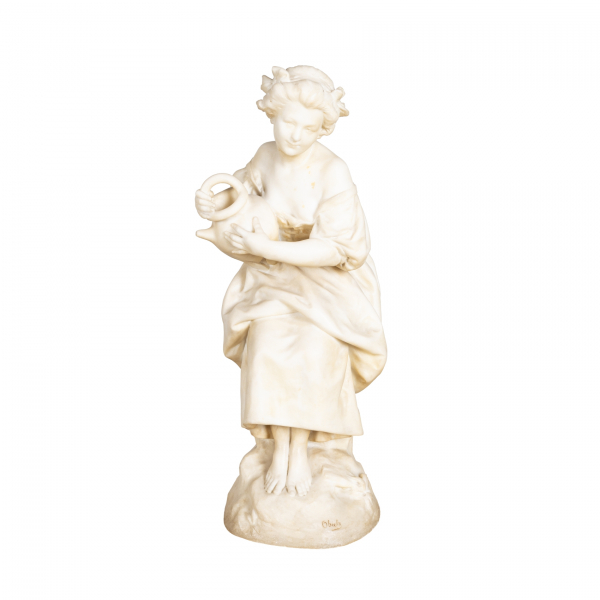 Mariano Obiols Delgado (Barcelona, 1860-1911)  Dama con cántaro.  Escultura en mármol tallado. Firmada.