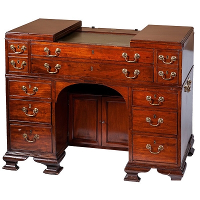 Escritorio ingl&eacute;s "Kneehole"