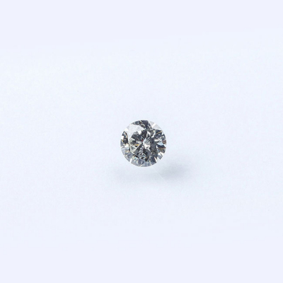 Diamante natural, talla brillante. Certificado IGI (International Gemological Institute). India: Color K, pureza SI 2 
