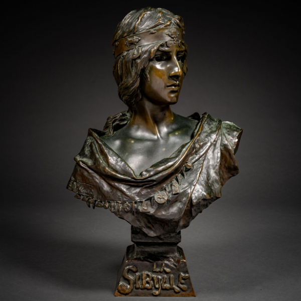 "La Sibylle" Escultura en bronce patinado.  EMMANUEL VILLANIS (Francia, 1858-1914)