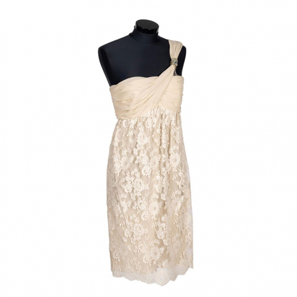 Conjunto cocktail Valentino, de Carmen Lomana en tonos marfil 